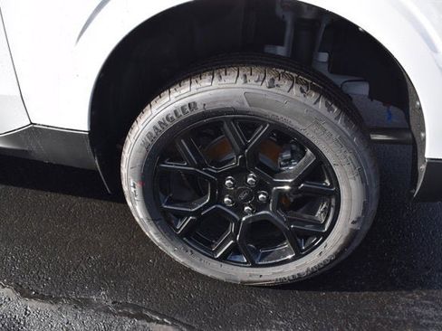 New 2025 Ford Maverick XLT w/ XLT Luxury Package image 4