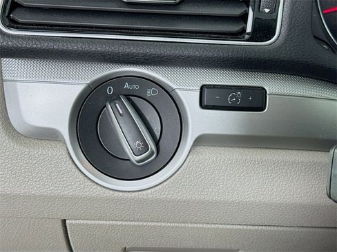 Used 2018 Volkswagen Passat 2.0T S image 10