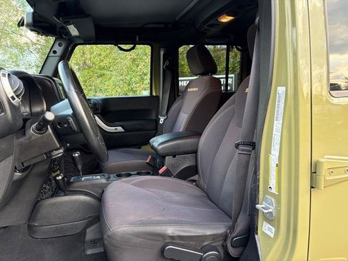 Used 2013 Jeep Wrangler Unlimited Sahara w/ Connectivity Group image 33