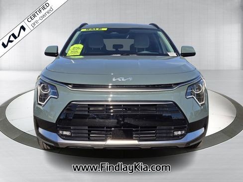 Certified 2025 Kia Niro EX Touring image 2