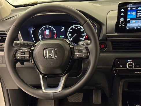 New 2025 Honda Pilot EX-L image 14