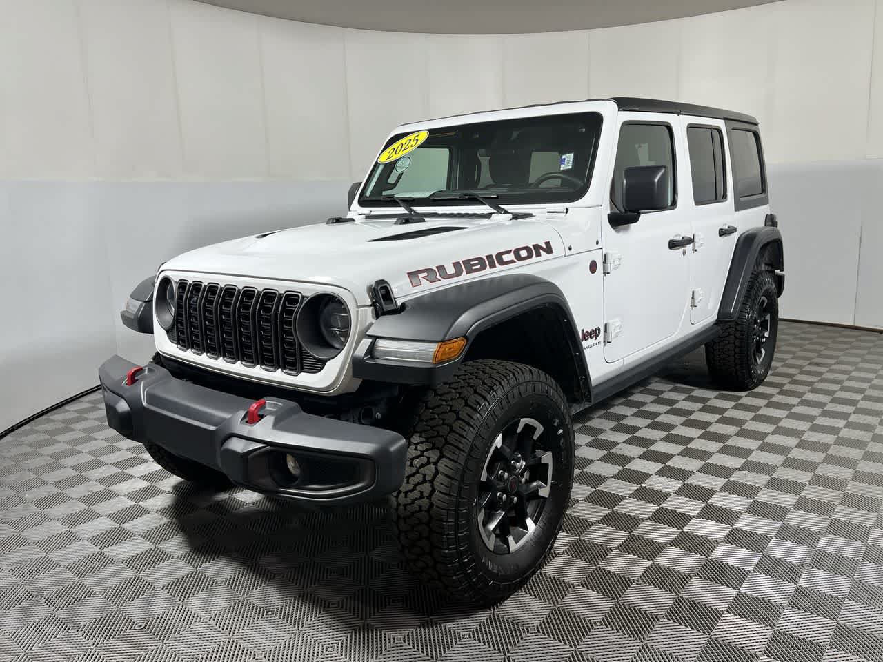 Used 2025 Jeep Wrangler Unlimited Rubicon AWD/4WD image 4