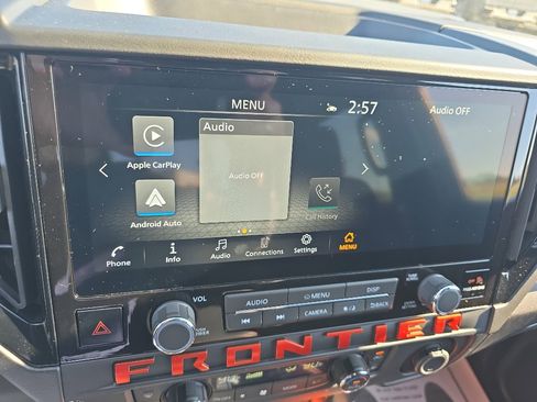 Used 2025 Nissan Frontier PRO-4X image 26