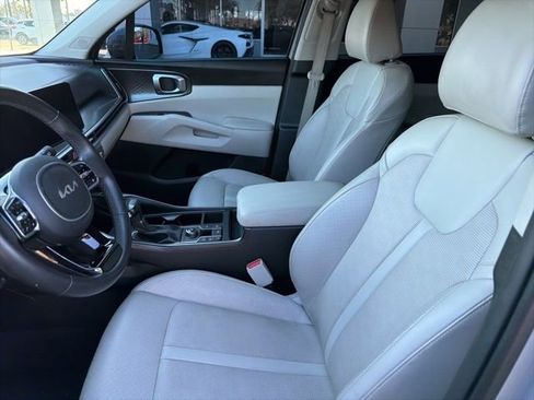 Used 2024 Kia Sorento S w/ Panoramic Sunroof Package image 7
