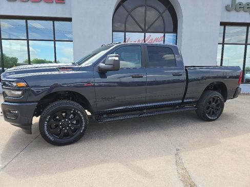 New 2026 RAM 2500 Big Horn AWD/4WD image 4