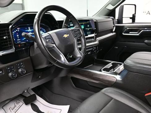 Used 2025 Chevrolet Silverado 3500 LTZ w/ LTZ Plus Package image 14