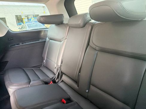 Used 2025 Ford Expedition Active AWD/4WD image 29