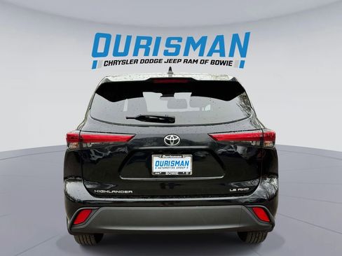 Used 2021 Toyota Highlander LE image 3