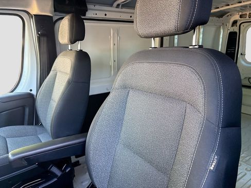 Used 2025 RAM ProMaster 2500 w/ U-Haul Equipment Group FWD image 19
