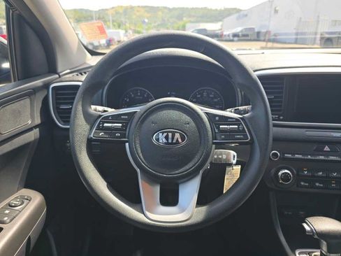 Used 2020 Kia Sportage LX AWD/4WD image 11
