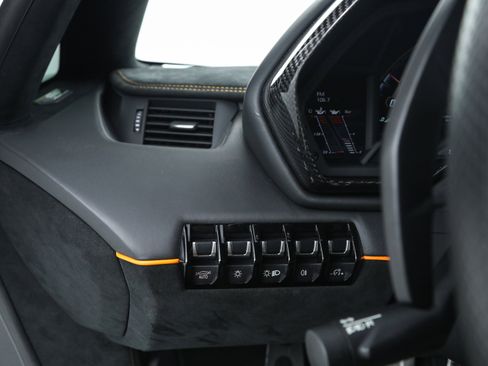 Used 2020 Lamborghini Aventador SVJ image 34