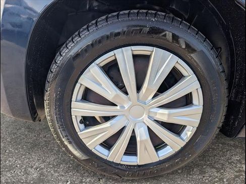 Used 2011 Chevrolet HHR LT image 20