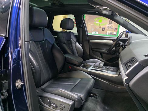 Used 2020 Audi Q5 2.0T Premium w/ Titanium Sport Package image 25