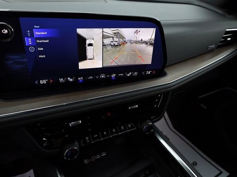 Used 2025 Chevrolet Tahoe High Country image 15