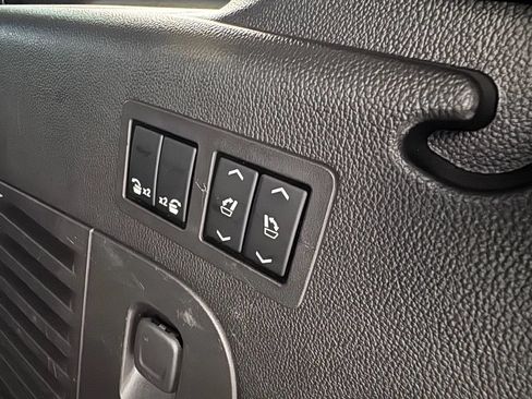 Used 2015 Cadillac Escalade ESV Luxury AWD/4WD image 23
