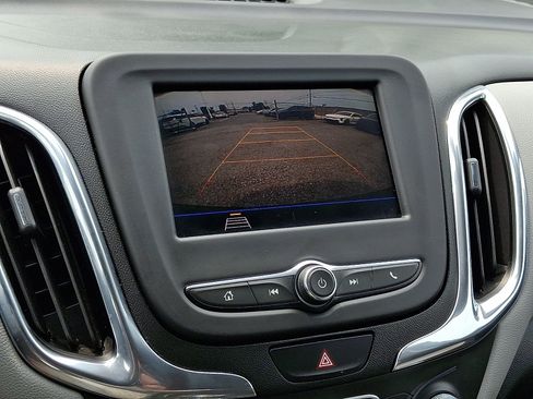 Used 2020 Chevrolet Equinox LS w/ LS Convenience Package AWD/4WD image 19