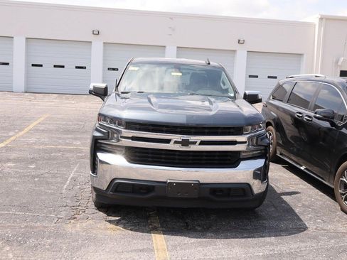 Used 2020 Chevrolet Silverado 1500 LT AWD/4WD image 3