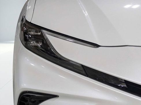 Used 2025 Toyota Camry XSE FWD image 9