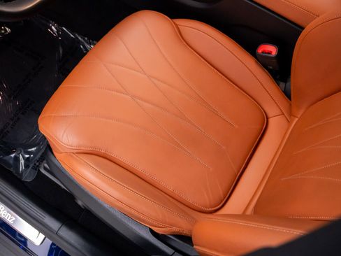 Used 2024 Mercedes-Benz GLC 300 4MATIC image 16