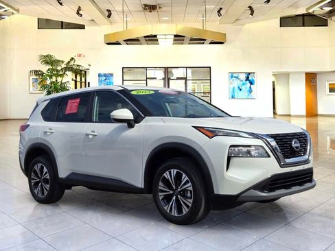 Certified 2023 Nissan Rogue SV FWD image 3