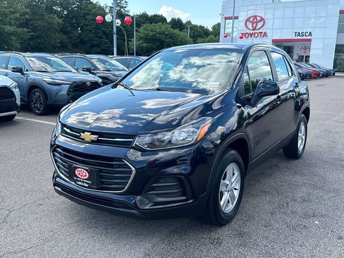 Used 2021 Chevrolet Trax LS AWD/4WD image 3
