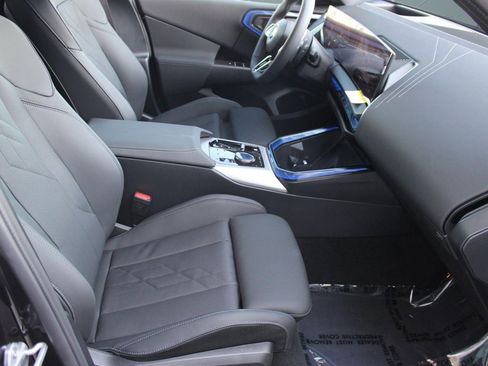 Used 2025 BMW X3 xDrive30i w/ Premium Package image 33