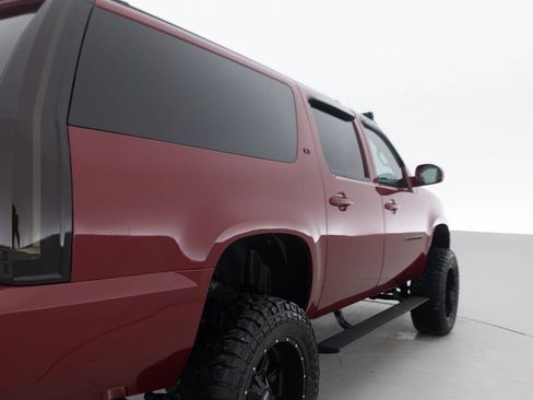 Used 2007 Chevrolet Suburban LT AWD/4WD image 14