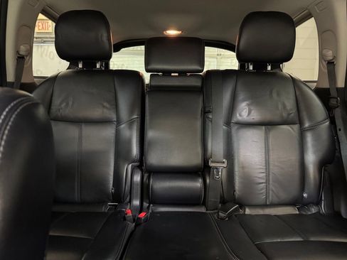 Used 2018 Nissan Pathfinder SL FWD image 14