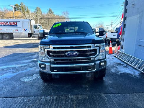 Used 2022 Ford F250 Lariat w/ Chrome Package image 3