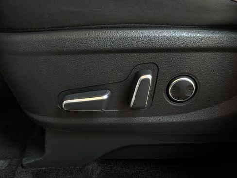 Used 2025 Hyundai Palisade SEL FWD image 11