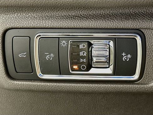 Used 2023 Lincoln Corsair Reserve w/ Equipment Group 201A FWD image 23
