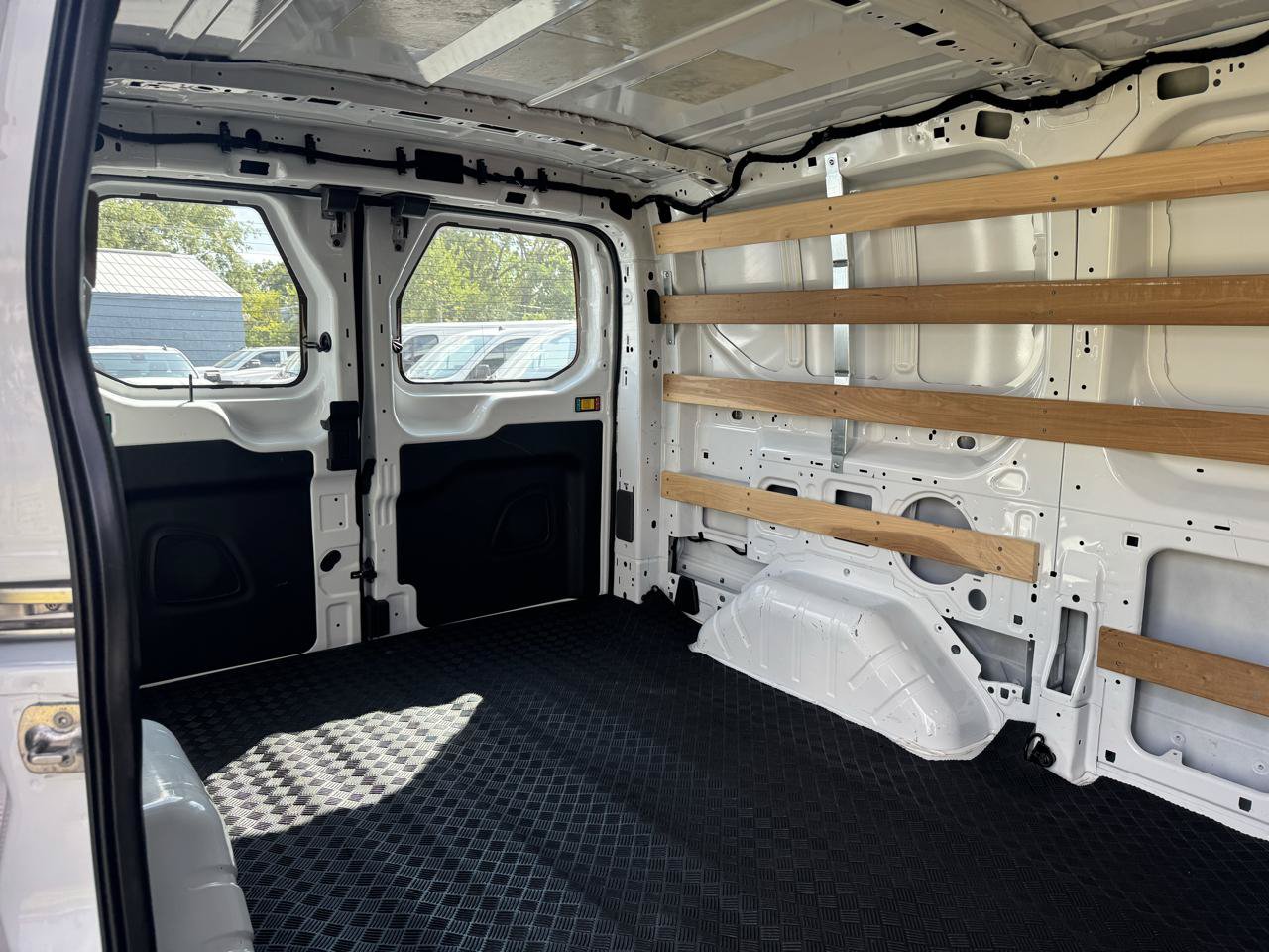 Used 2025 Ford Transit 250 Low Roof w/ Exterior Upgrade Package RWD image 8