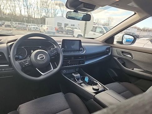 Certified 2023 Nissan Rogue SV image 9