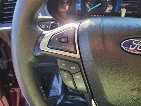 Used 2024 Ford Edge SEL w/ Convenience Package image 17