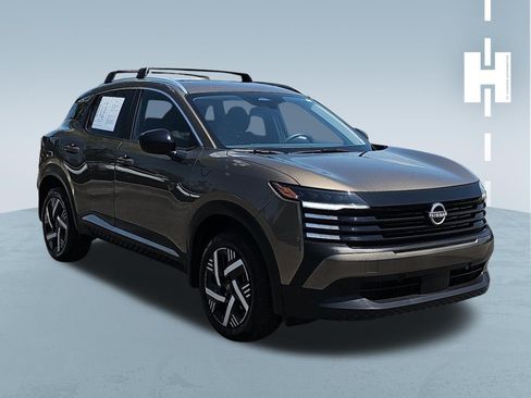 Used 2026 Nissan Kicks SV w/ SV Premium Package FWD image 1