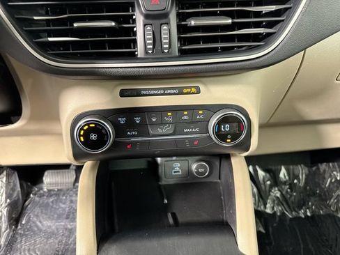 Used 2020 Ford Escape SE Sport AWD/4WD image 9