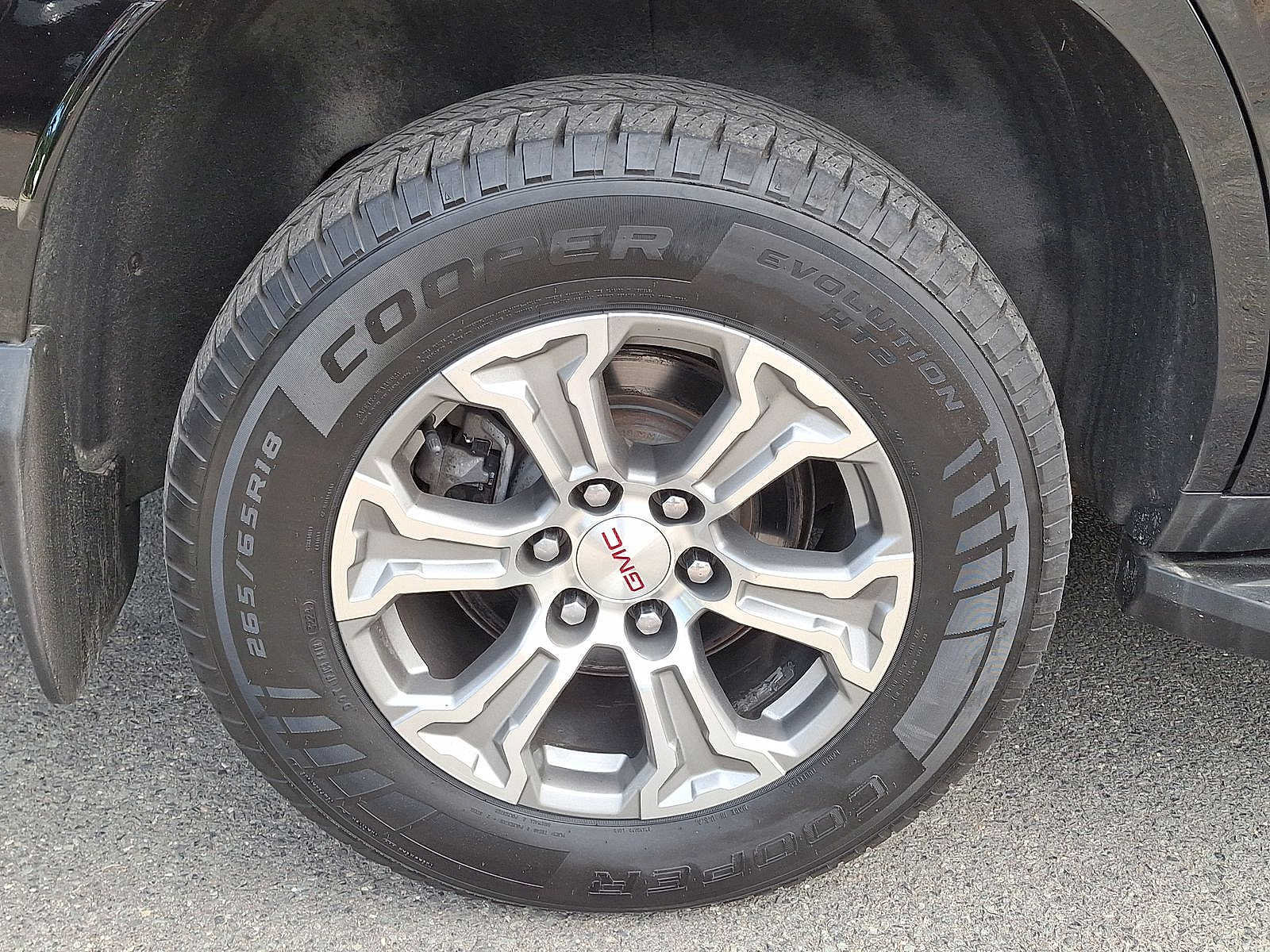 Used 2022 GMC Yukon SLE w/ Gmc Pro Safety Plus Package AWD/4WD image 33