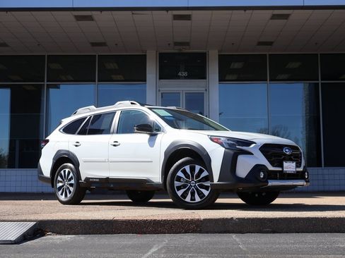 Used 2025 Subaru Outback Limited image 2