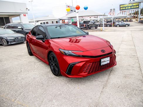 Used 2025 Toyota Camry XSE image 5