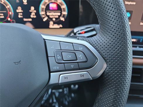 New 2026 Volkswagen Tiguan SEL R-Line image 17