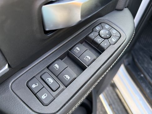 Used 2025 RAM 2500 Big Horn AWD/4WD image 14