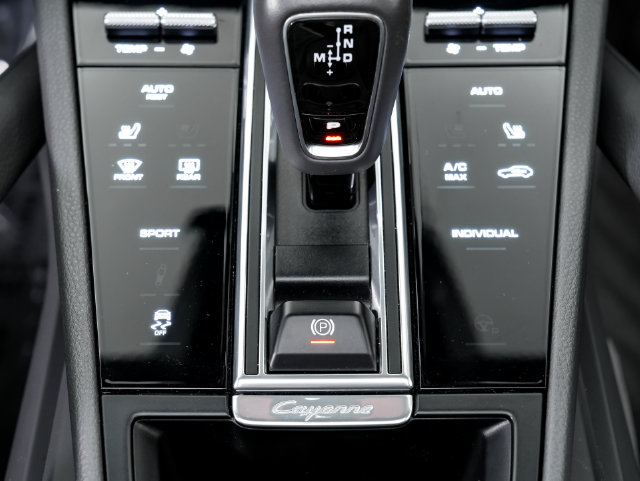 Certified 2020 Porsche Cayenne AWD/4WD image 20