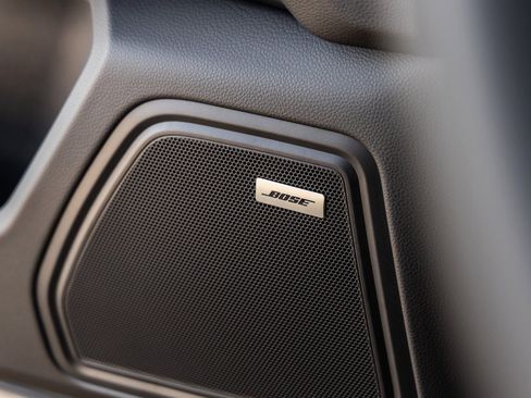 Certified 2025 Porsche Macan image 20