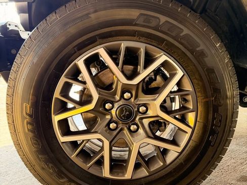 Used 2025 Jeep Wrangler Sahara image 9