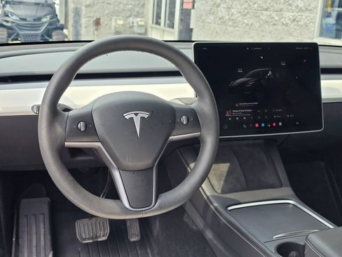 Used 2025 Tesla Model Y Long Range AWD/4WD image 11