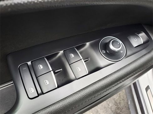 Used 2023 Alfa Romeo Stelvio Ti image 18