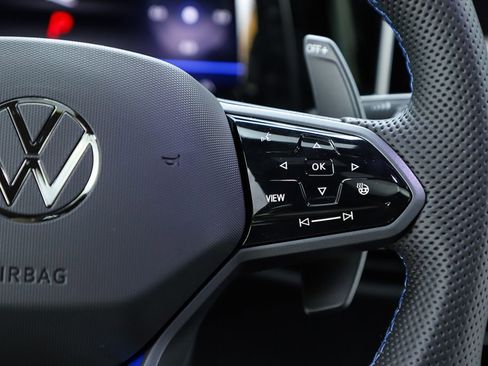 New 2026 Volkswagen Golf 2.0T Hatchback image 22