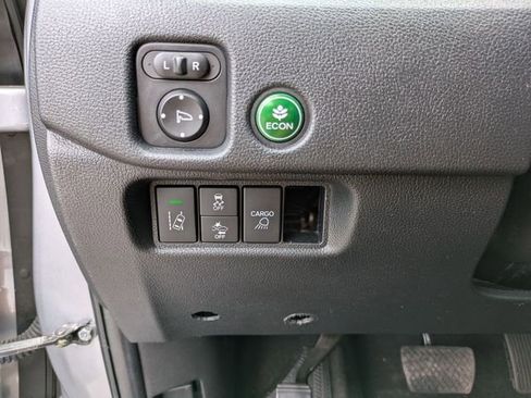 Used 2021 Honda Ridgeline Sport image 17