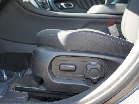 Used 2015 Ford Taurus SEL FWD image 14