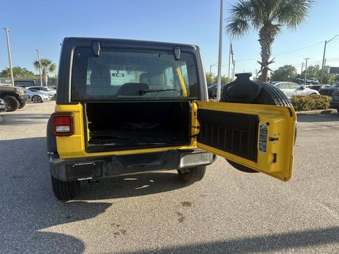 Used 2018 Jeep Wrangler Unlimited Sport image 10